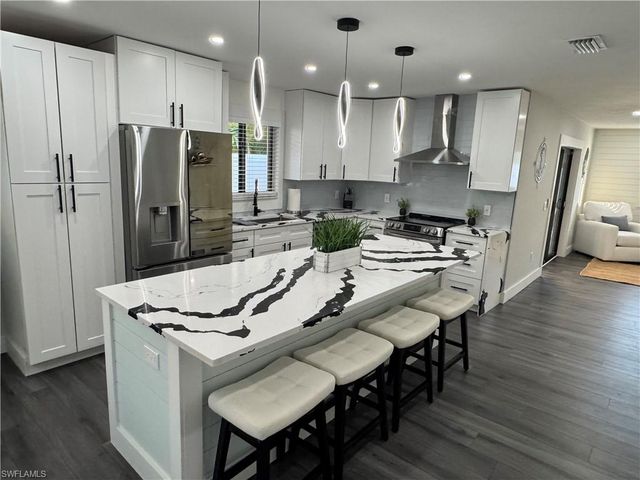 710 98th AVE N, Naples, FL 34108