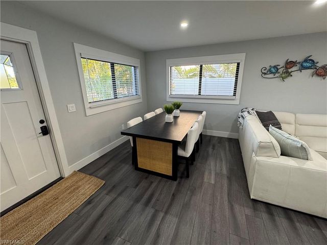 710 98th AVE N, Naples, FL 34108