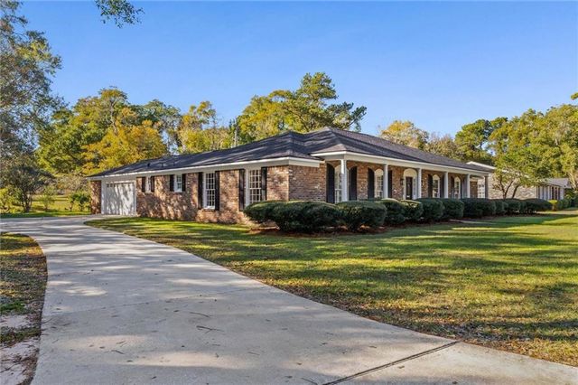 301 Indian Creek Drive, Mobile, AL 36607