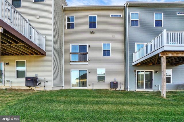 1164 ROSECROFT LN, York, PA 17403