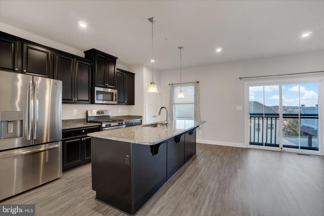 1164 ROSECROFT LN, York, PA 17403