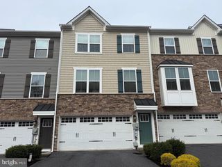 1164 ROSECROFT LN, York, PA 17403