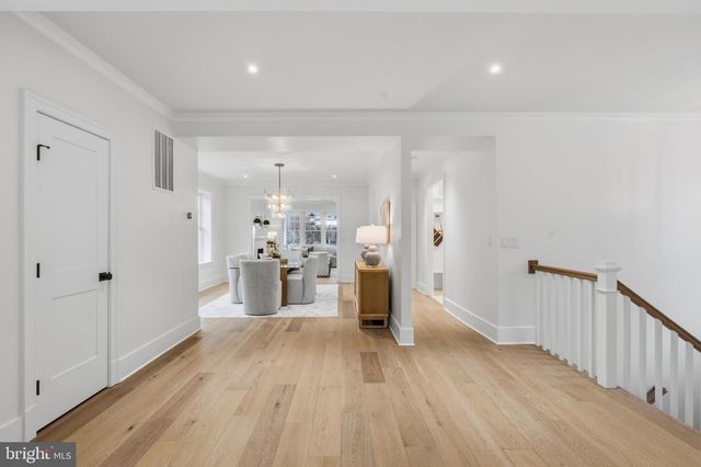 11 CEDAR ST, Alexandria, VA 22301