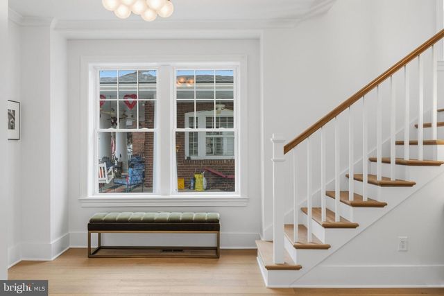 11 CEDAR ST, Alexandria, VA 22301