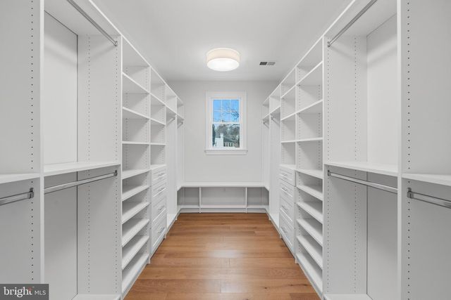 11 CEDAR ST, Alexandria, VA 22301