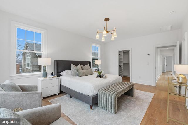 11 CEDAR ST, Alexandria, VA 22301