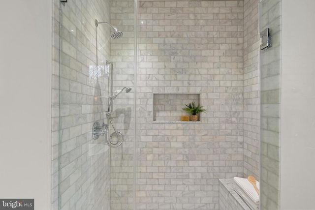 11 CEDAR ST, Alexandria, VA 22301