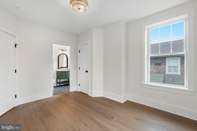 11 CEDAR ST, Alexandria, VA 22301