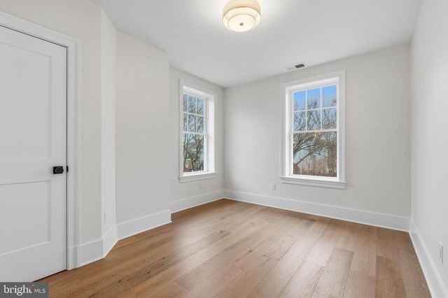 11 CEDAR ST, Alexandria, VA 22301