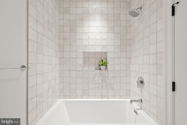 11 CEDAR ST, Alexandria, VA 22301