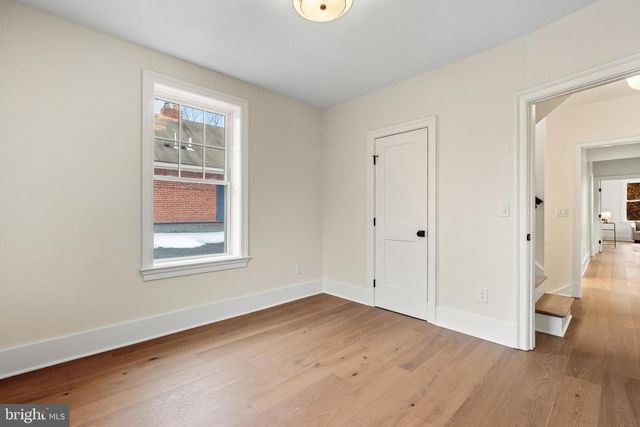 11 CEDAR ST, Alexandria, VA 22301