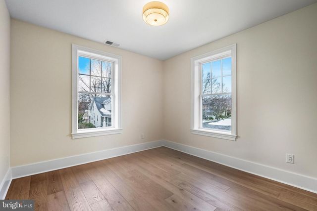 11 CEDAR ST, Alexandria, VA 22301