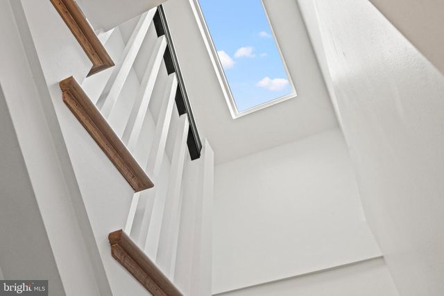 11 CEDAR ST, Alexandria, VA 22301