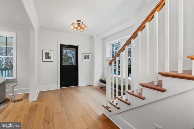 11 CEDAR ST, Alexandria, VA 22301