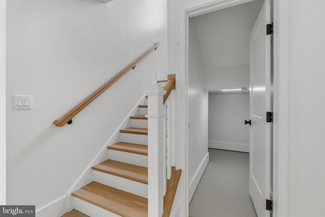 11 CEDAR ST, Alexandria, VA 22301