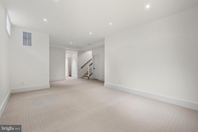 11 CEDAR ST, Alexandria, VA 22301