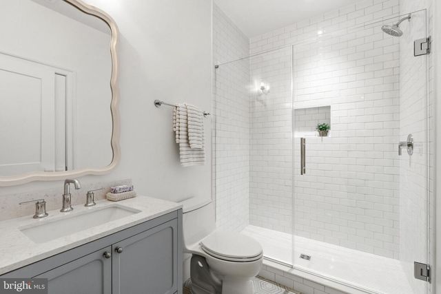 11 CEDAR ST, Alexandria, VA 22301