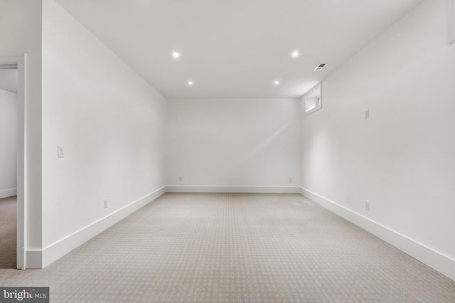 11 CEDAR ST, Alexandria, VA 22301