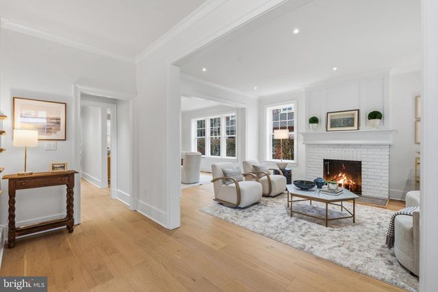 11 CEDAR ST, Alexandria, VA 22301