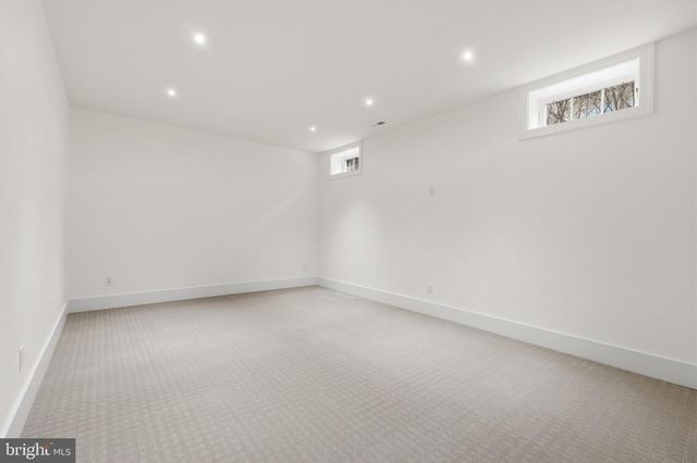 11 CEDAR ST, Alexandria, VA 22301