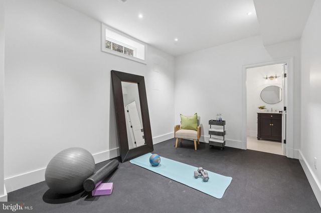 11 CEDAR ST, Alexandria, VA 22301