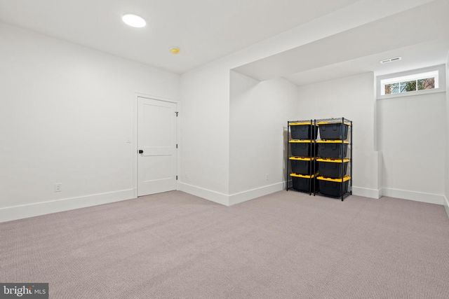 11 CEDAR ST, Alexandria, VA 22301