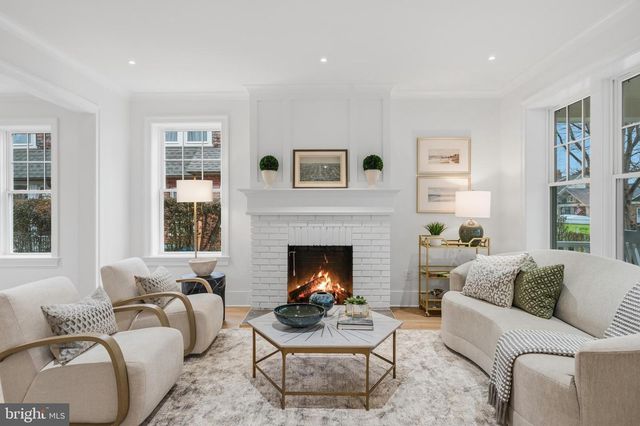 11 CEDAR ST, Alexandria, VA 22301