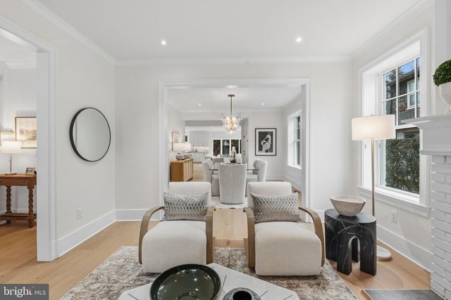 11 CEDAR ST, Alexandria, VA 22301