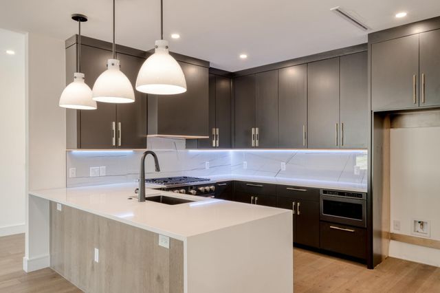 5700 LOUISE LN, Austin, TX 78757