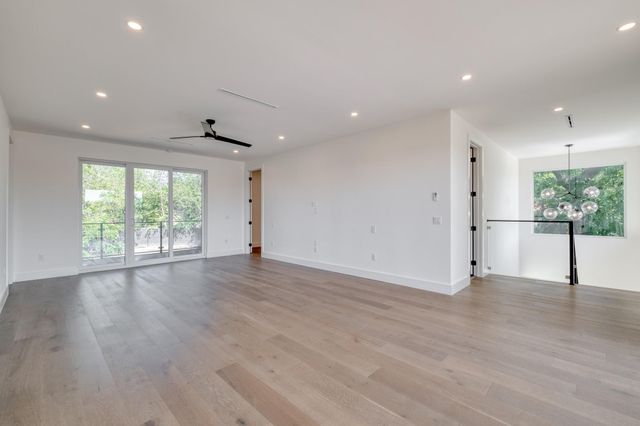 5700 LOUISE LN, Austin, TX 78757