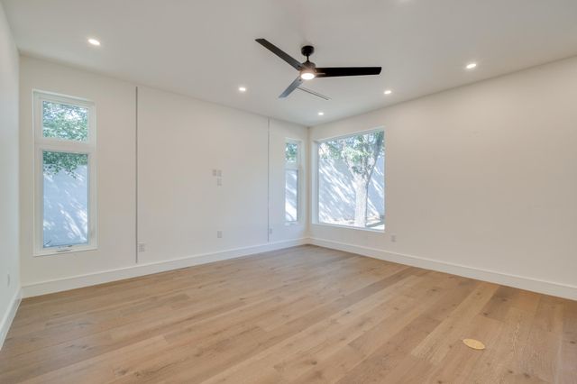 5700 LOUISE LN, Austin, TX 78757