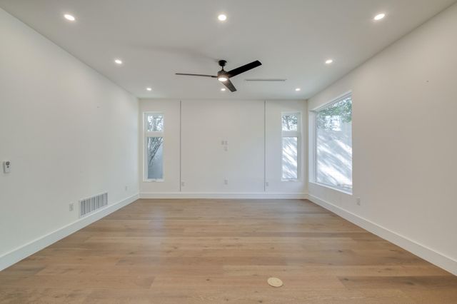 5700 LOUISE LN, Austin, TX 78757