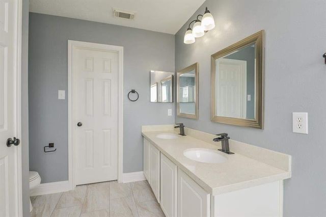 8755 Thistlemoor Lane, Houston, TX 77044