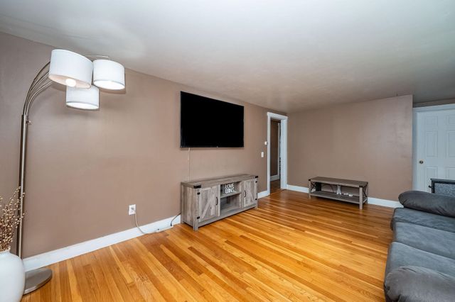 6 Howe Street, Rochester, NH 03867