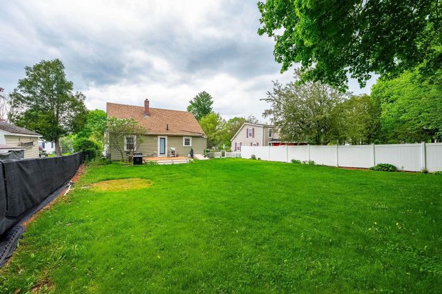 6 Howe Street, Rochester, NH 03867