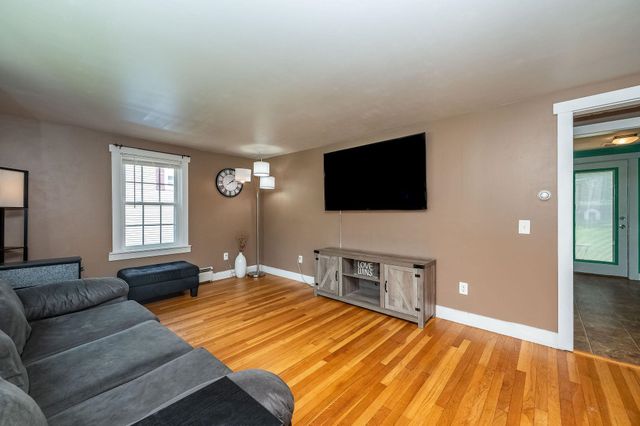 6 Howe Street, Rochester, NH 03867