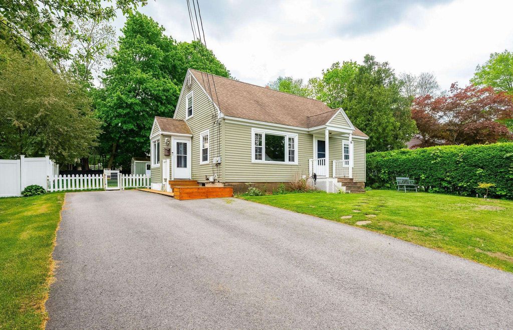 6 Howe Street, Rochester, NH 03867