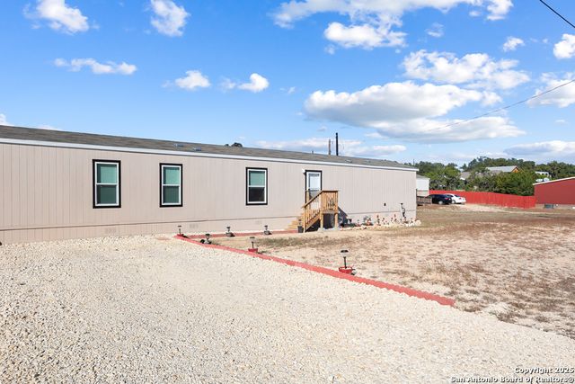 570 Pr 1523, Bandera, TX 78003