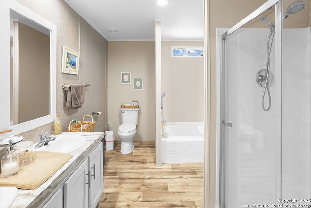 570 Pr 1523, Bandera, TX 78003