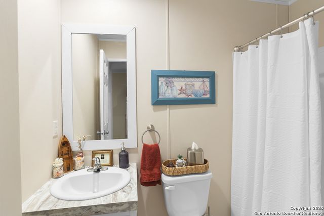 570 Pr 1523, Bandera, TX 78003