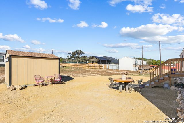 570 Pr 1523, Bandera, TX 78003