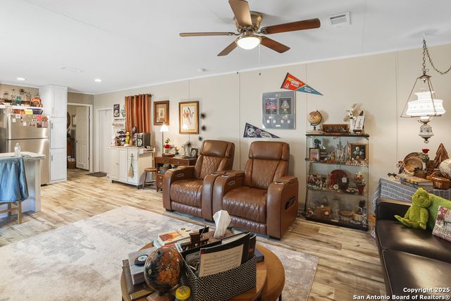 570 Pr 1523, Bandera, TX 78003