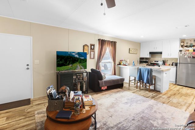 570 Pr 1523, Bandera, TX 78003