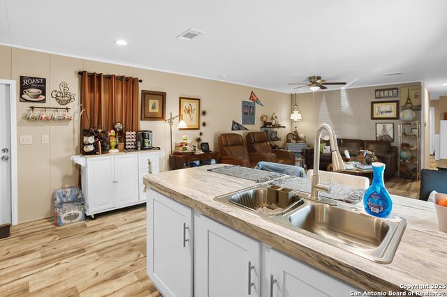 570 Pr 1523, Bandera, TX 78003