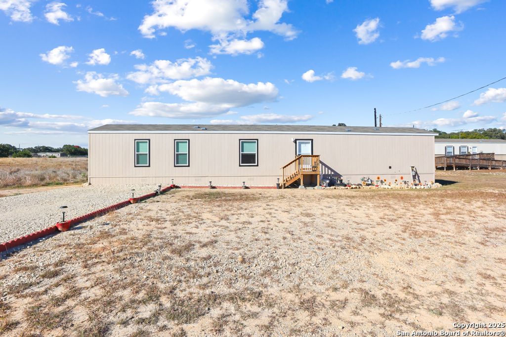 570 Pr 1523, Bandera, TX 78003
