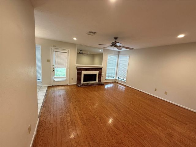 6810 Redwood Falls Drive, Pasadena, TX 77505