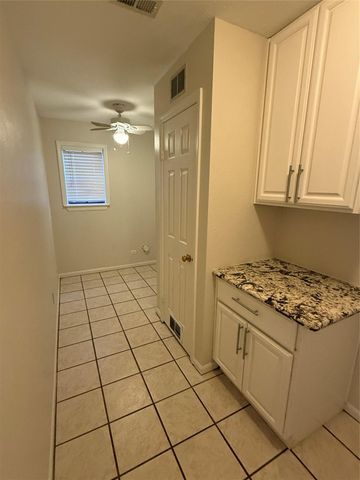 6810 Redwood Falls Drive, Pasadena, TX 77505