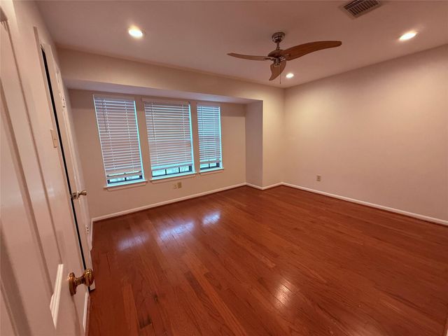 6810 Redwood Falls Drive, Pasadena, TX 77505