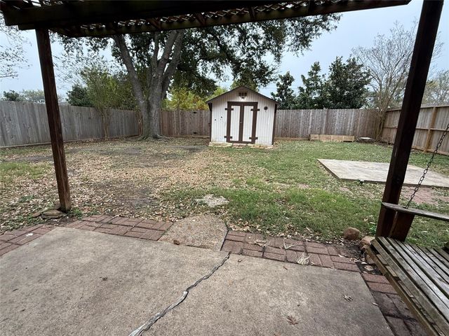 6810 Redwood Falls Drive, Pasadena, TX 77505
