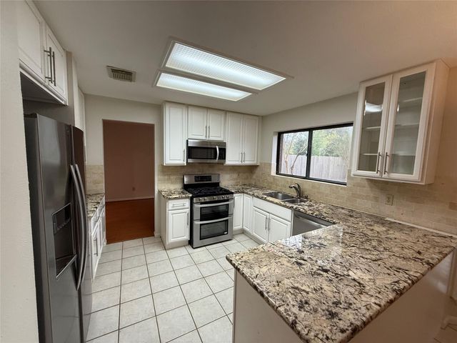 6810 Redwood Falls Drive, Pasadena, TX 77505